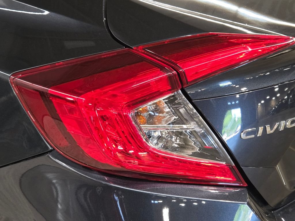 Used 2018  Honda LX image 15