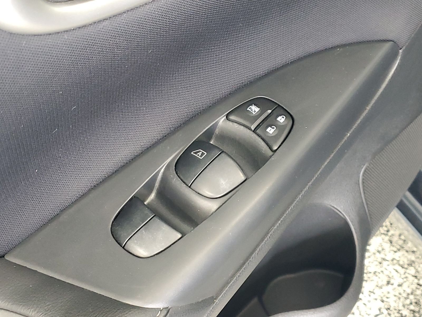 Used 2017 Gray Nissan SV image 7