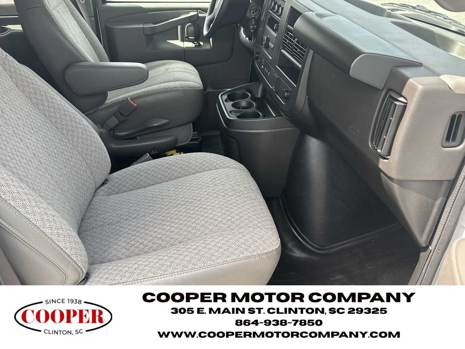 Used 2025 Summit White Chevrolet LS image 13