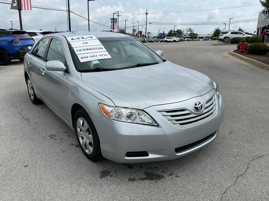 Used 2007 Titanium Metallic Toyota LE image 2
