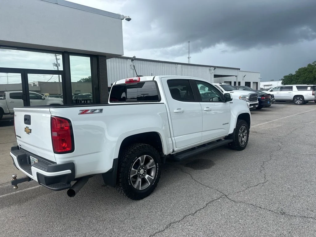Used 2018 White Chevrolet Z71 image 5