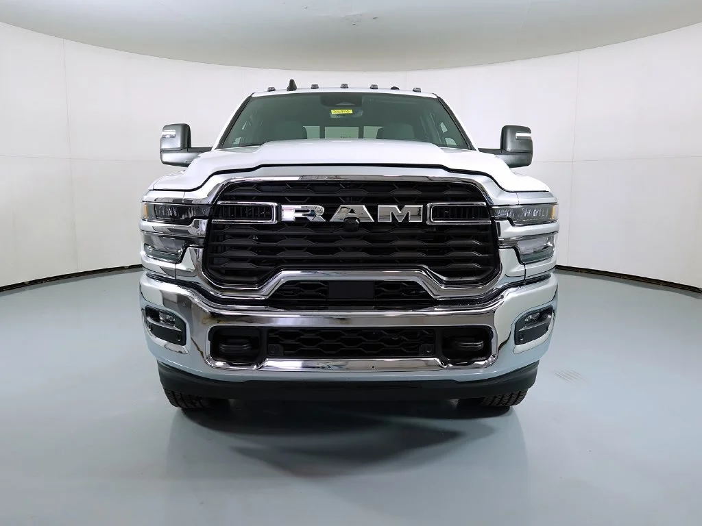 New 2027 White Ram Tradesman image 3