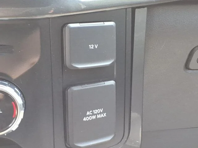 Used 2023 Silver Ford XLT image 31