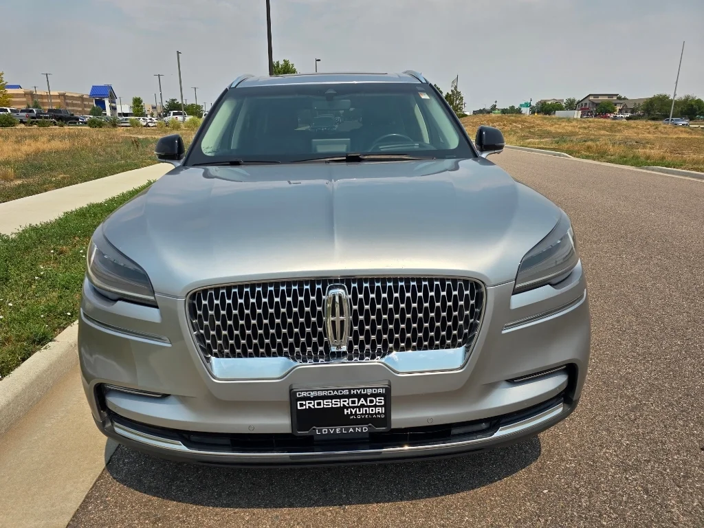 Used 2022 Silver Radiance Metallic Clearcoat Lincoln Reserve image 8