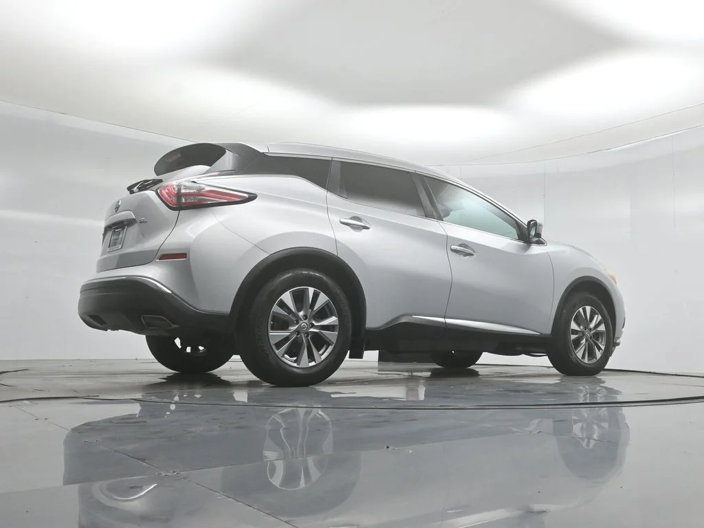 Used 2016 Silver Nissan SL image 44