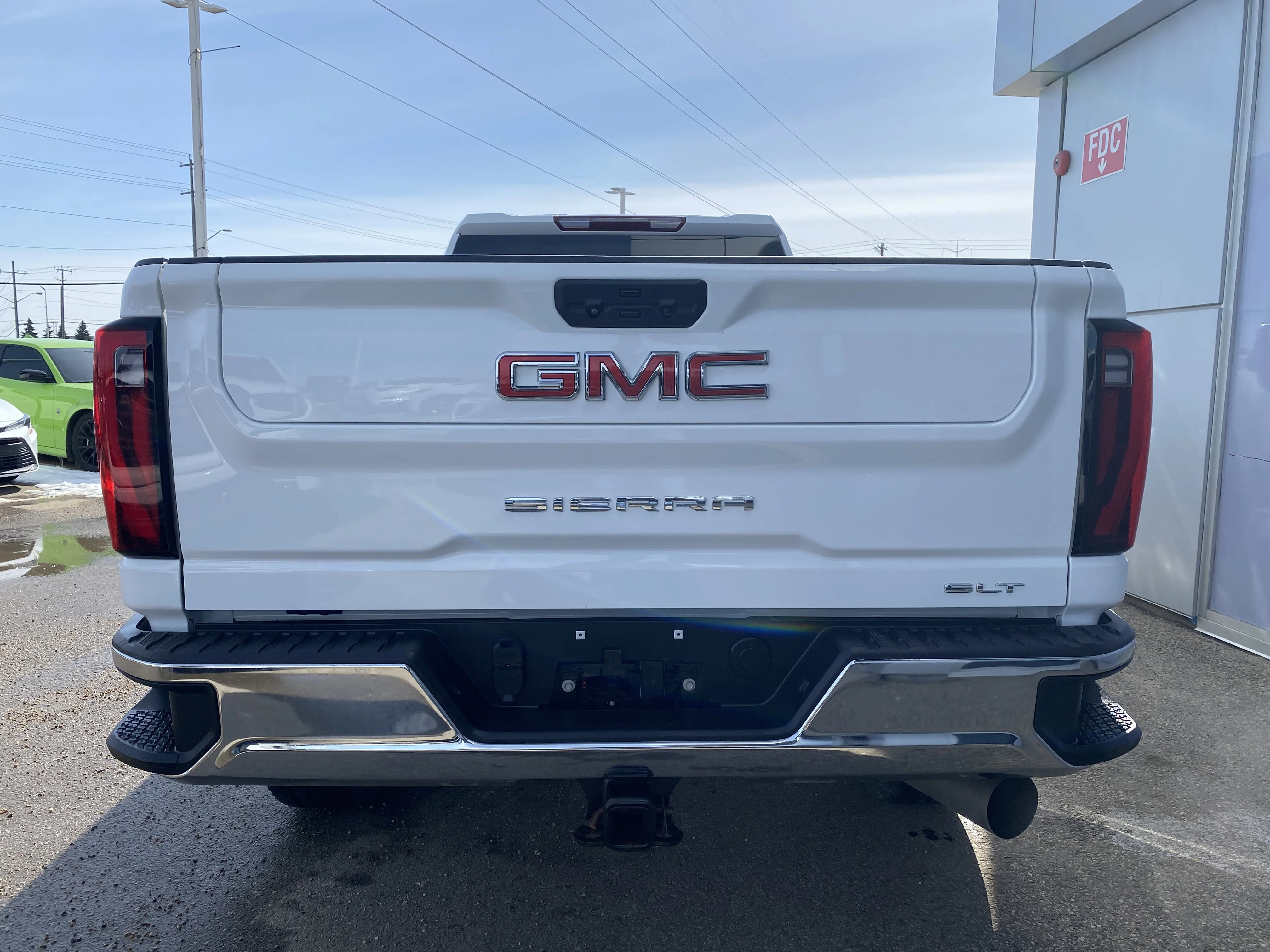 Certified Used 2024 Summit White GMC Crew Cab SLT image 4