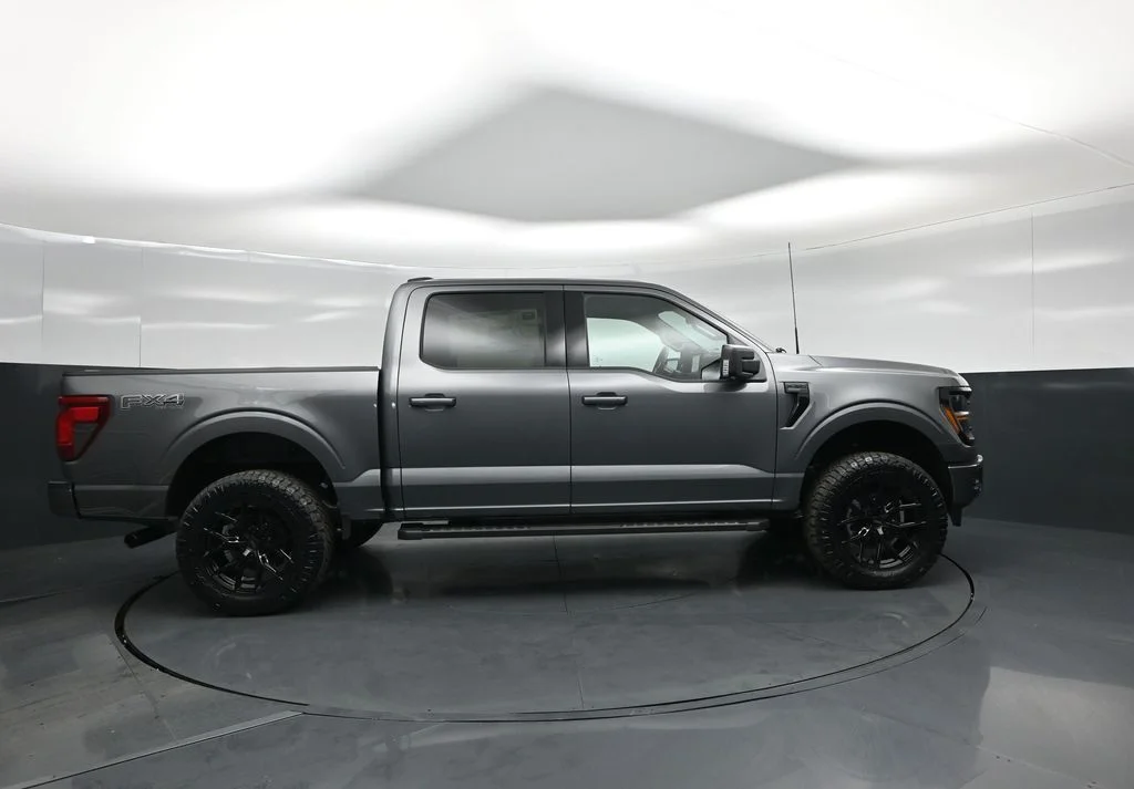 New 2026 Carbonized Gray Metallic Ford XLT image 20