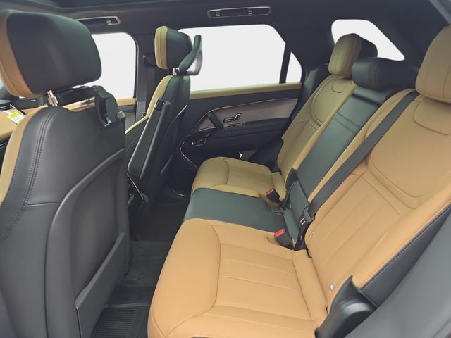 New 2026 British Racing Green Land Rover Dynamic SE image 11