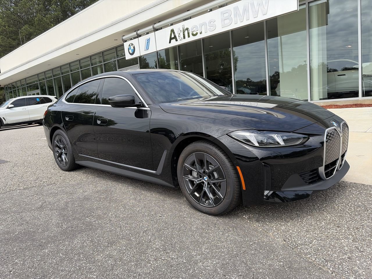 New 2026 Jet Black BMW xDrive40 image 2