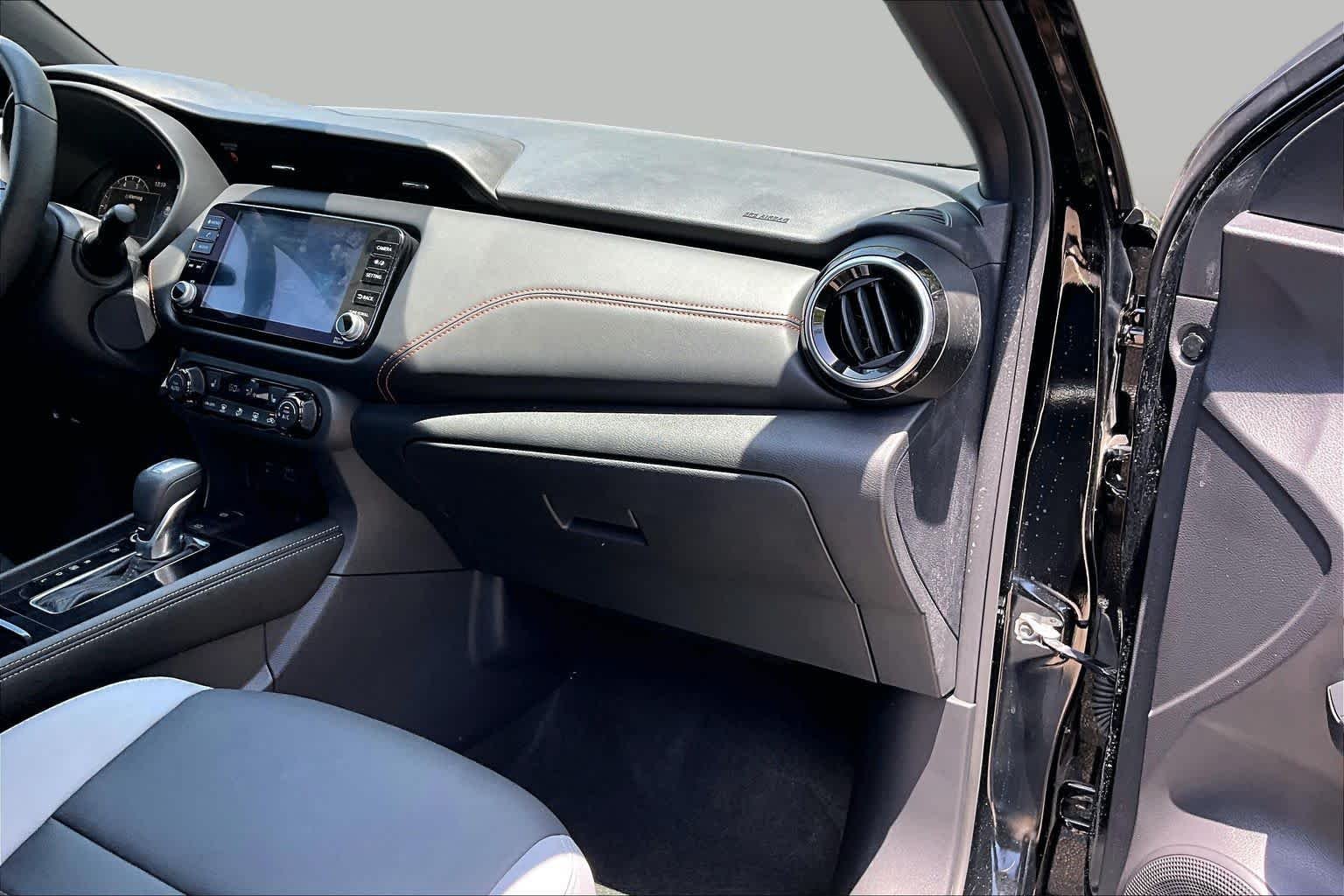 Used 2024 Super Black Nissan SR image 18