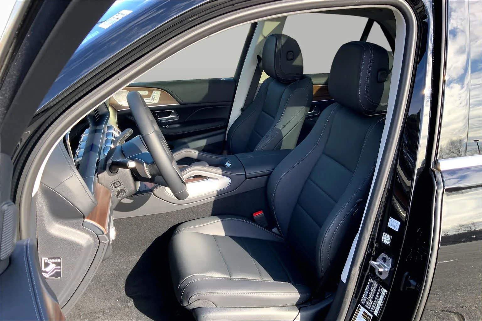 Certified Used 2026 Black Mercedes-Benz GLE 350 image 12