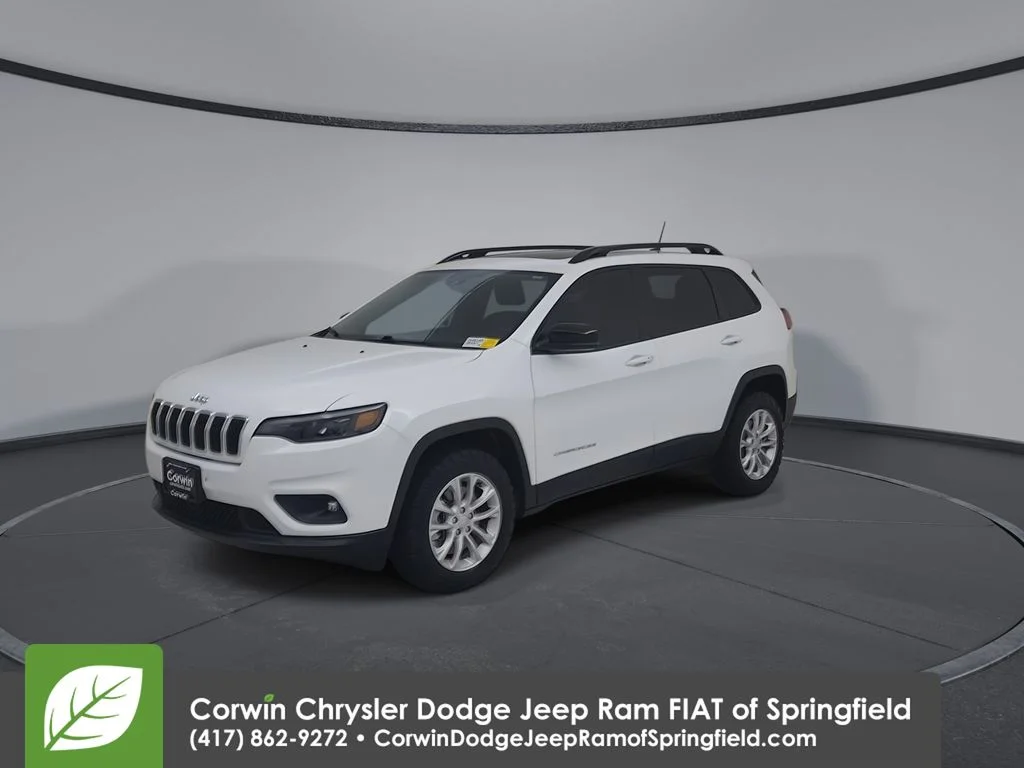 Certified Used 2022 White Jeep Latitude Lux image 7