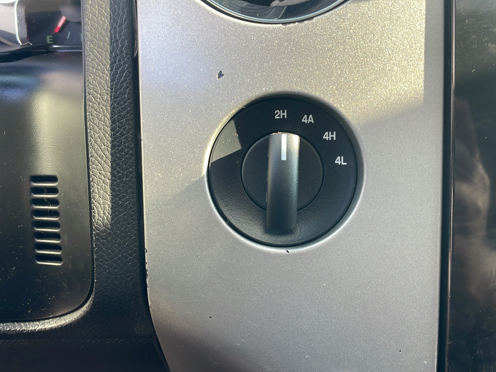 Used 2014 White Ford Limited image 21