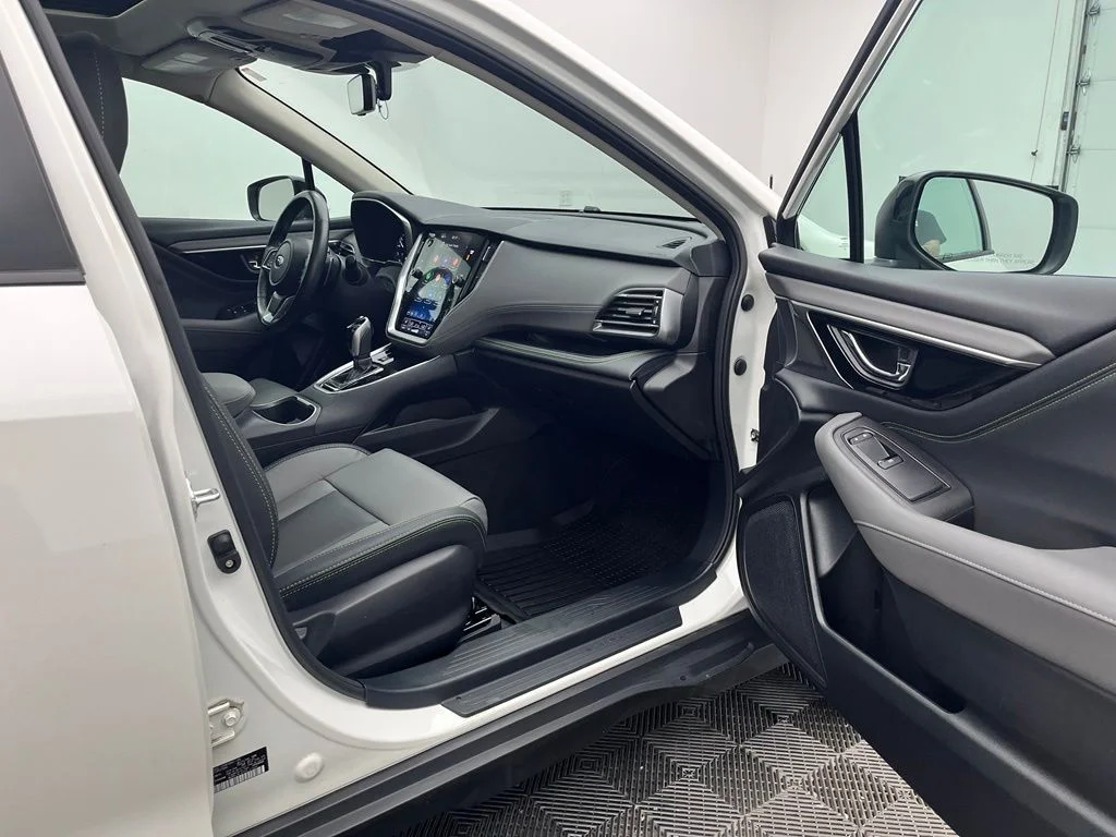 Used 2023 White Subaru Onyx Edition image 33
