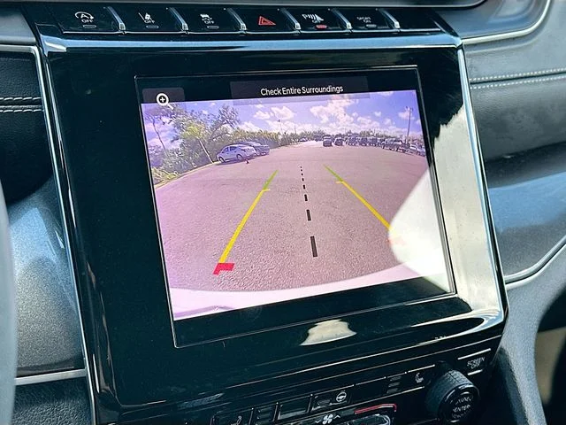 Used 2023 White/off-white Jeep Altitude X image 13