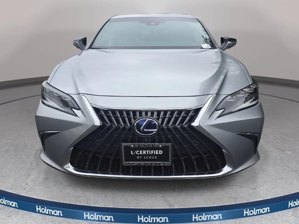 Certified Used 2022 IRIDIUM Lexus 300h Luxury image 2