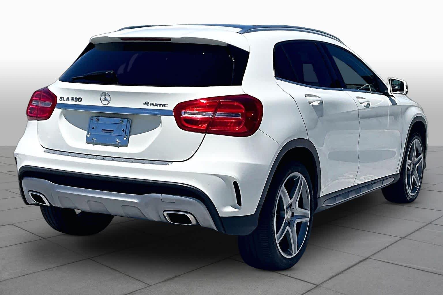 Used 2015 Cirrus White Mercedes-Benz GLA 250 image 22