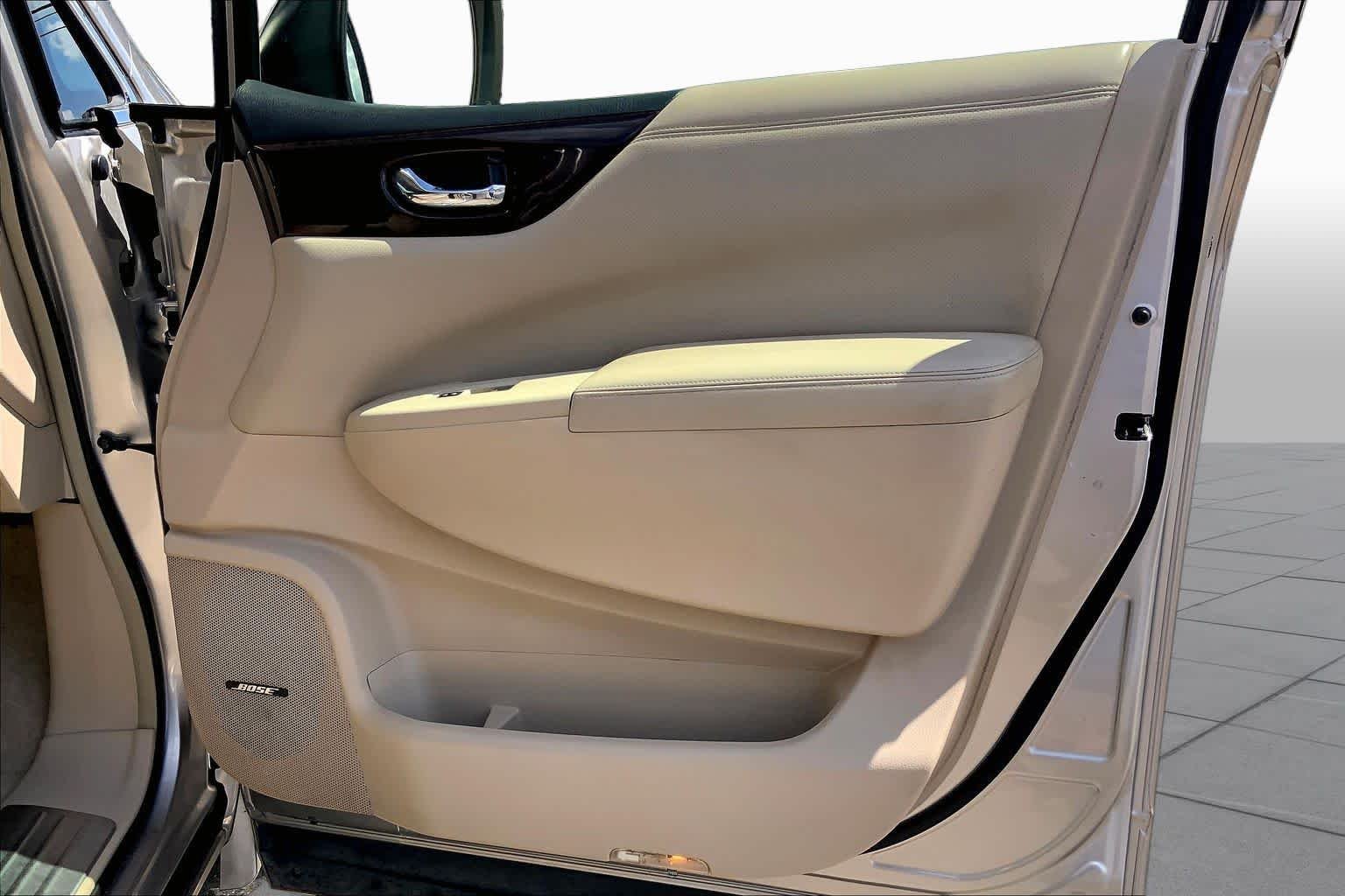 Used 2013 Titanium Beige Nissan LE image 22