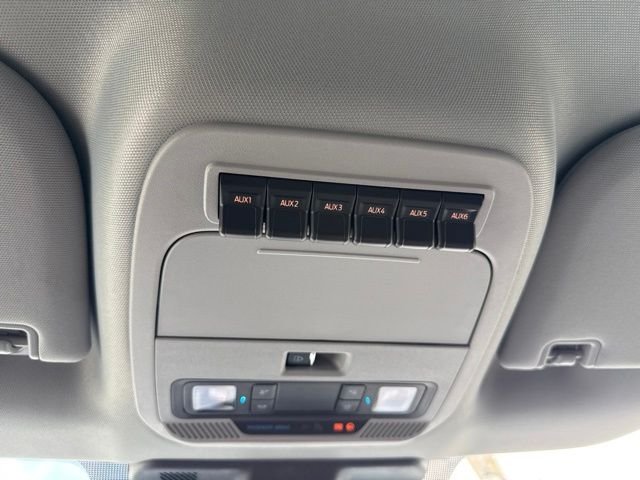 New 2026 Carbonized Gray Metallic Ford XLT image 32