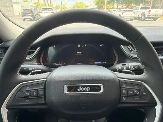 Used 2023 Red Jeep Laredo image 14