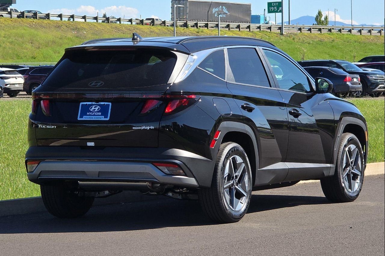 New 2026 Black Hyundai SEL image 3