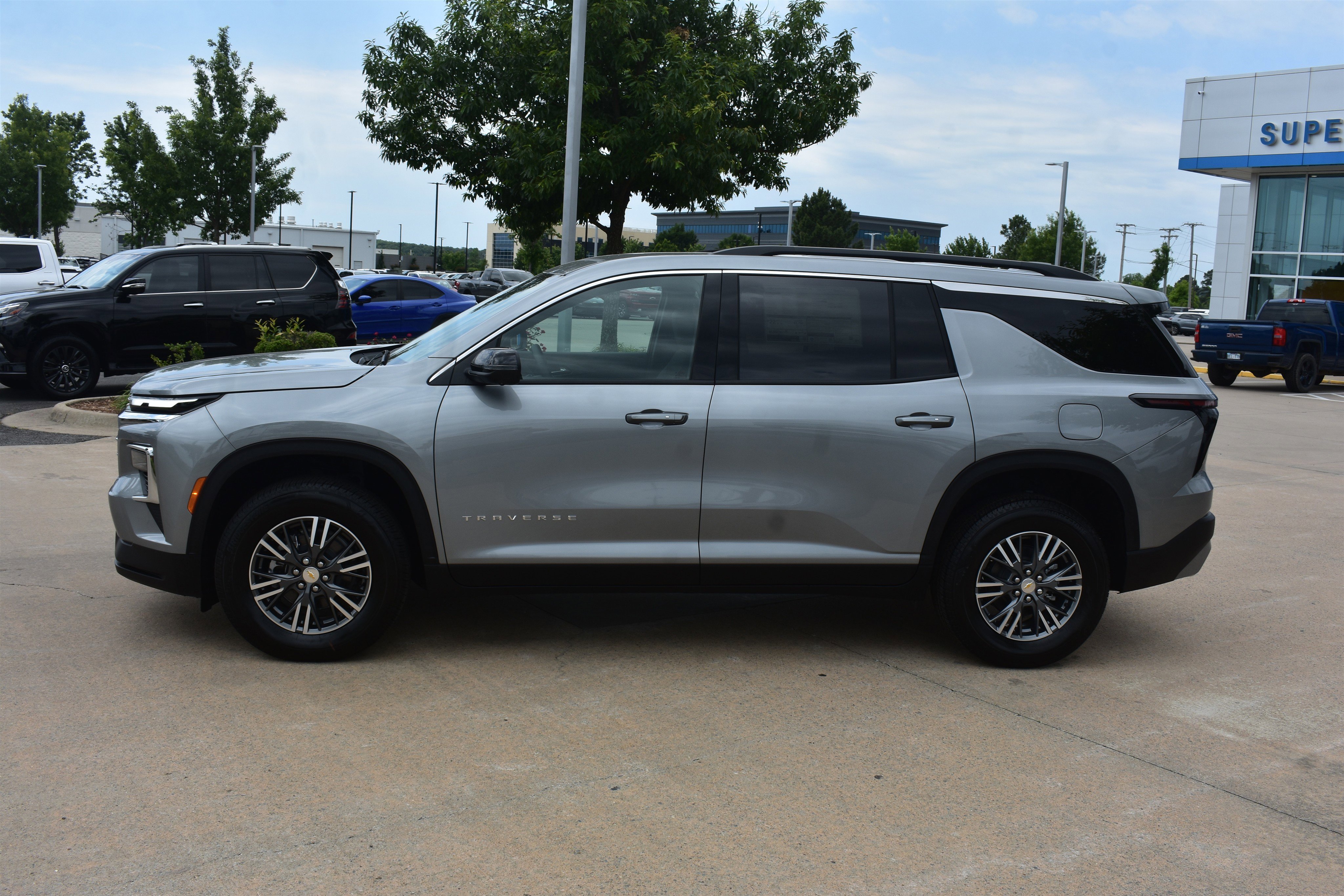 2026 Chevrolet Traverse LT - Photo 9