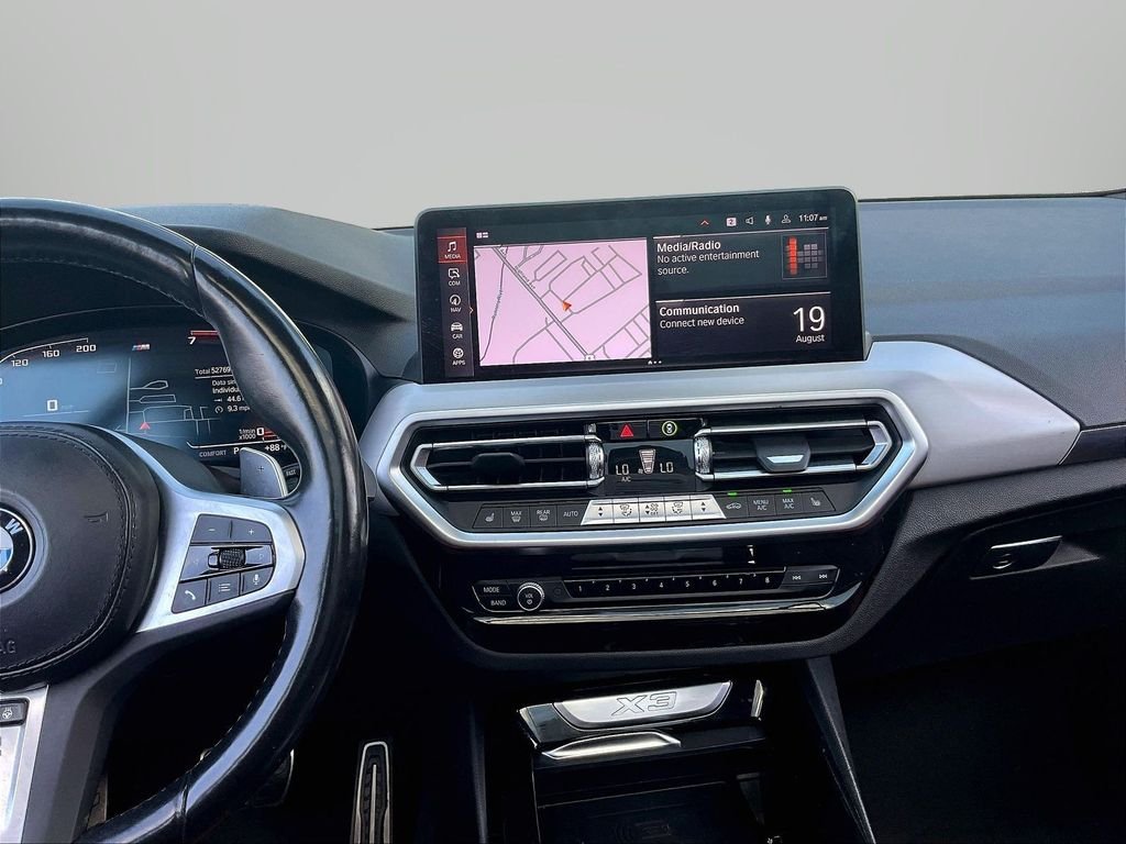 Used 2024 Gray BMW xDrive30i image 11