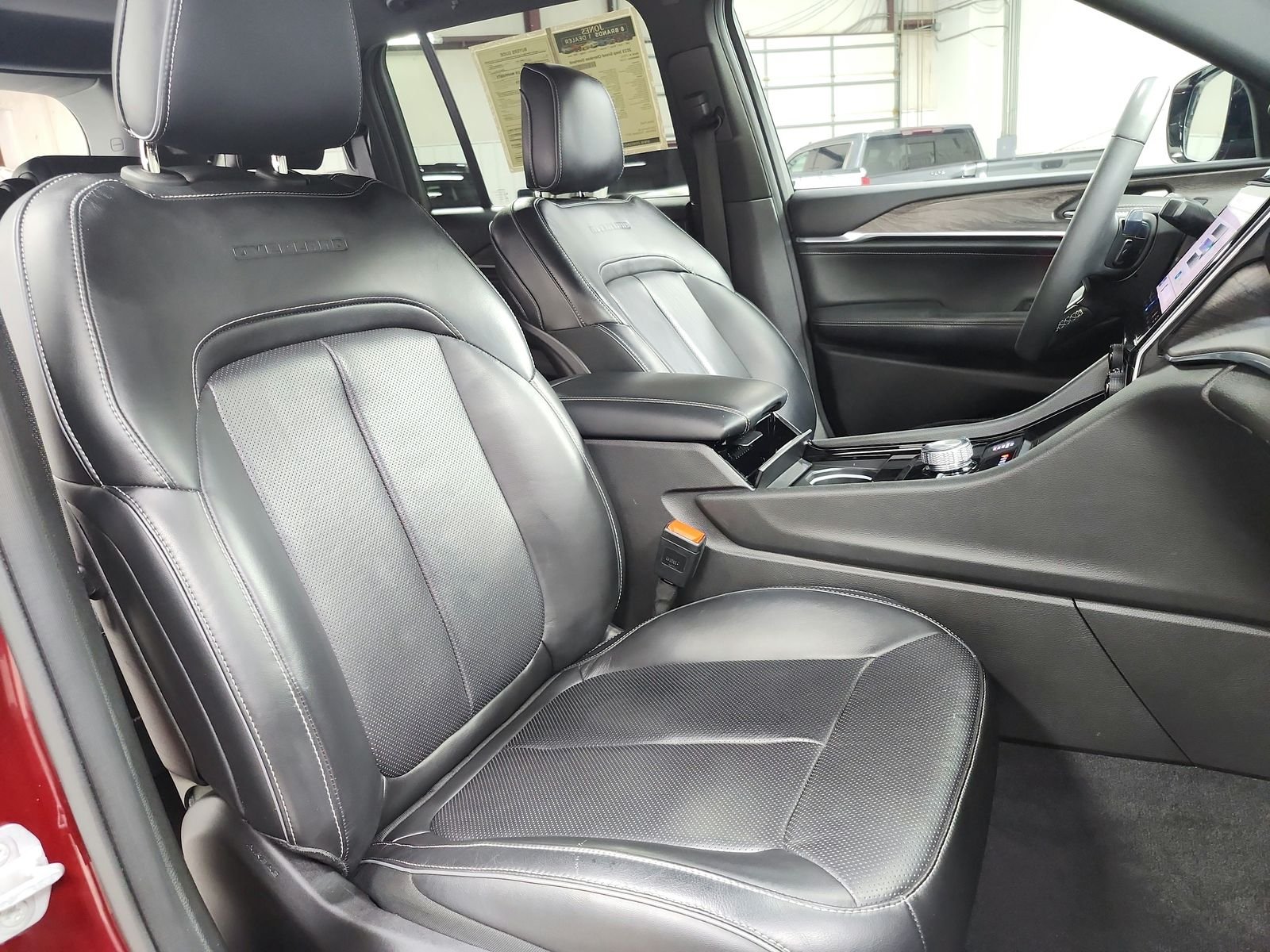 2023 Jeep Grand Cherokee Overland - Photo 47