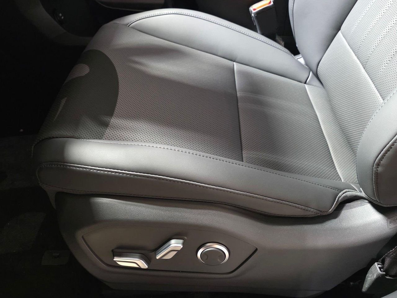 New 2027 Atlantis Blue Hyundai SEL image 24