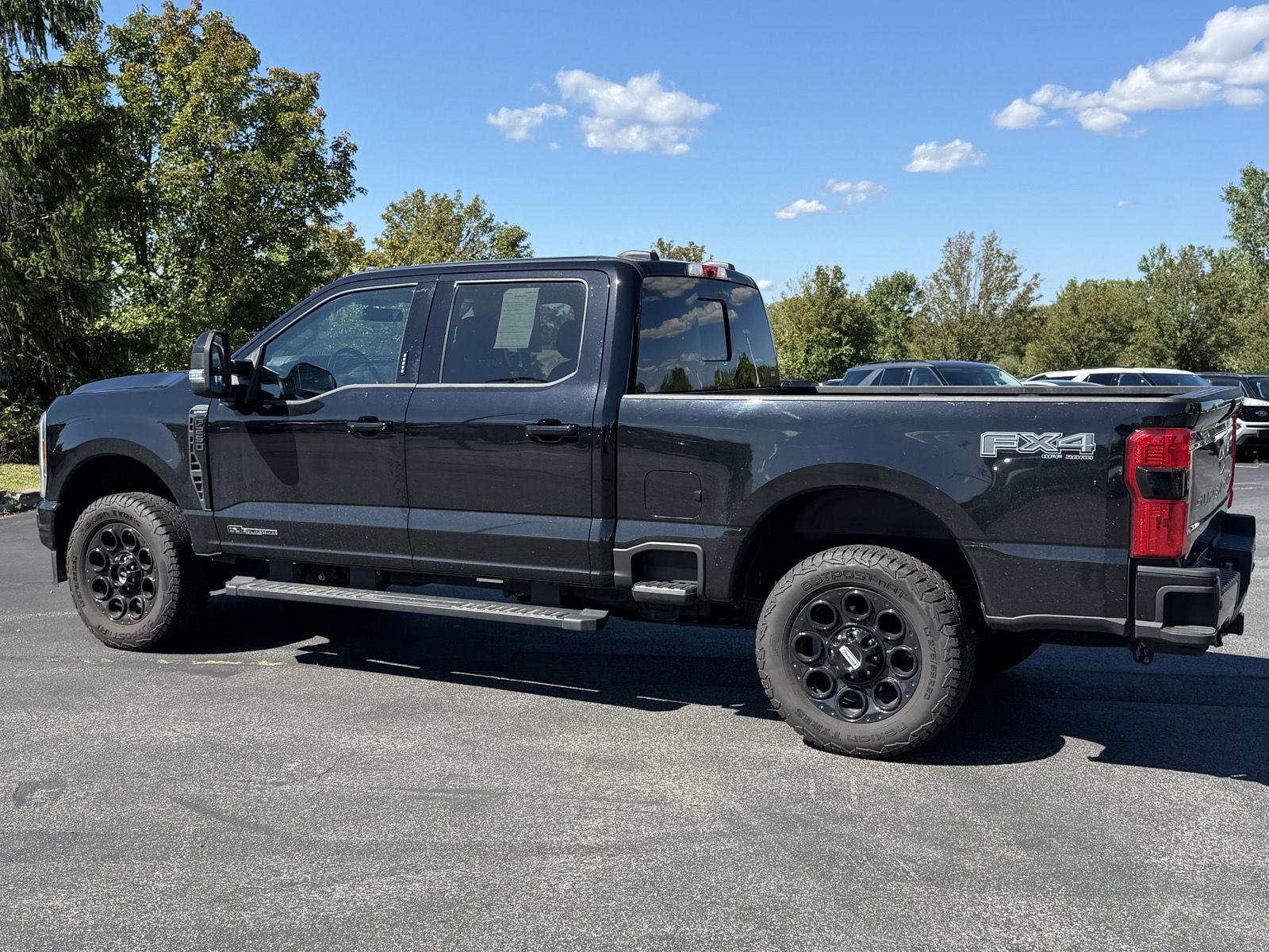Used 2024  Ford LARIAT image 5