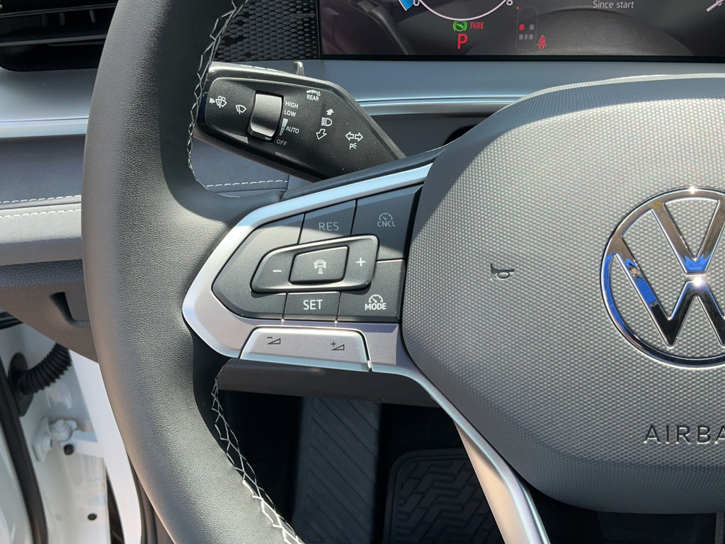 New 2026 White/off-white Volkswagen 2.0T SE image 17