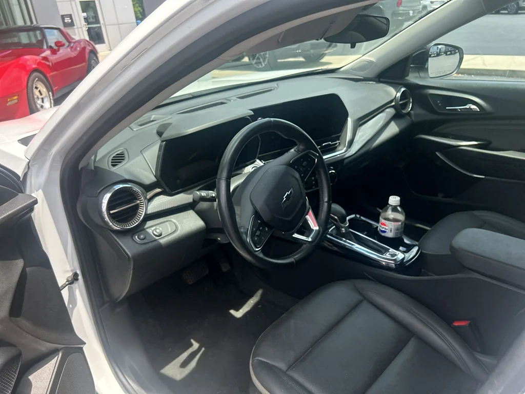 Used 2024 Summit White Chevrolet ACTIV image 4