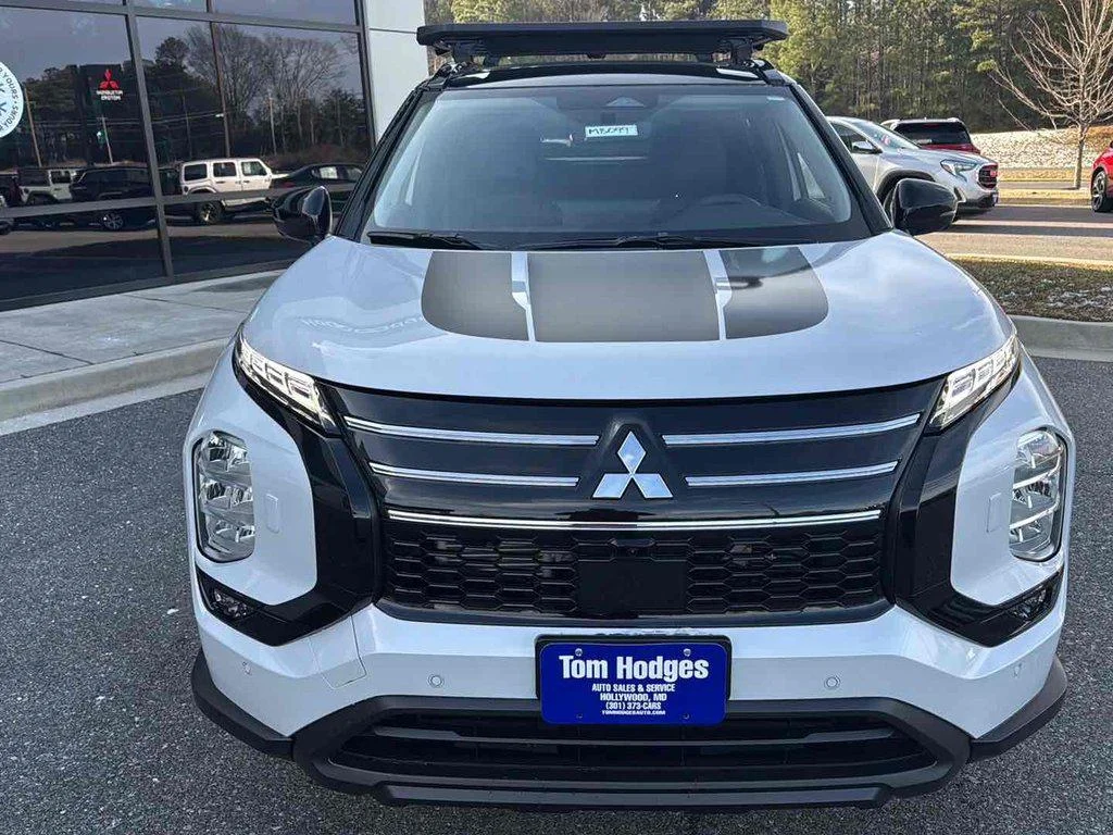 2026 Mitsubishi Outlander Trail Edition - Photo 2