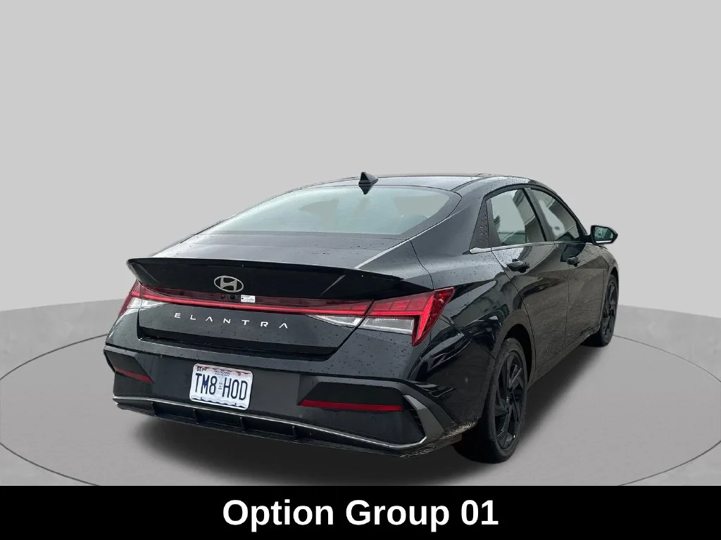 Used 2026 Abyss Black Hyundai SEL Sport image 6