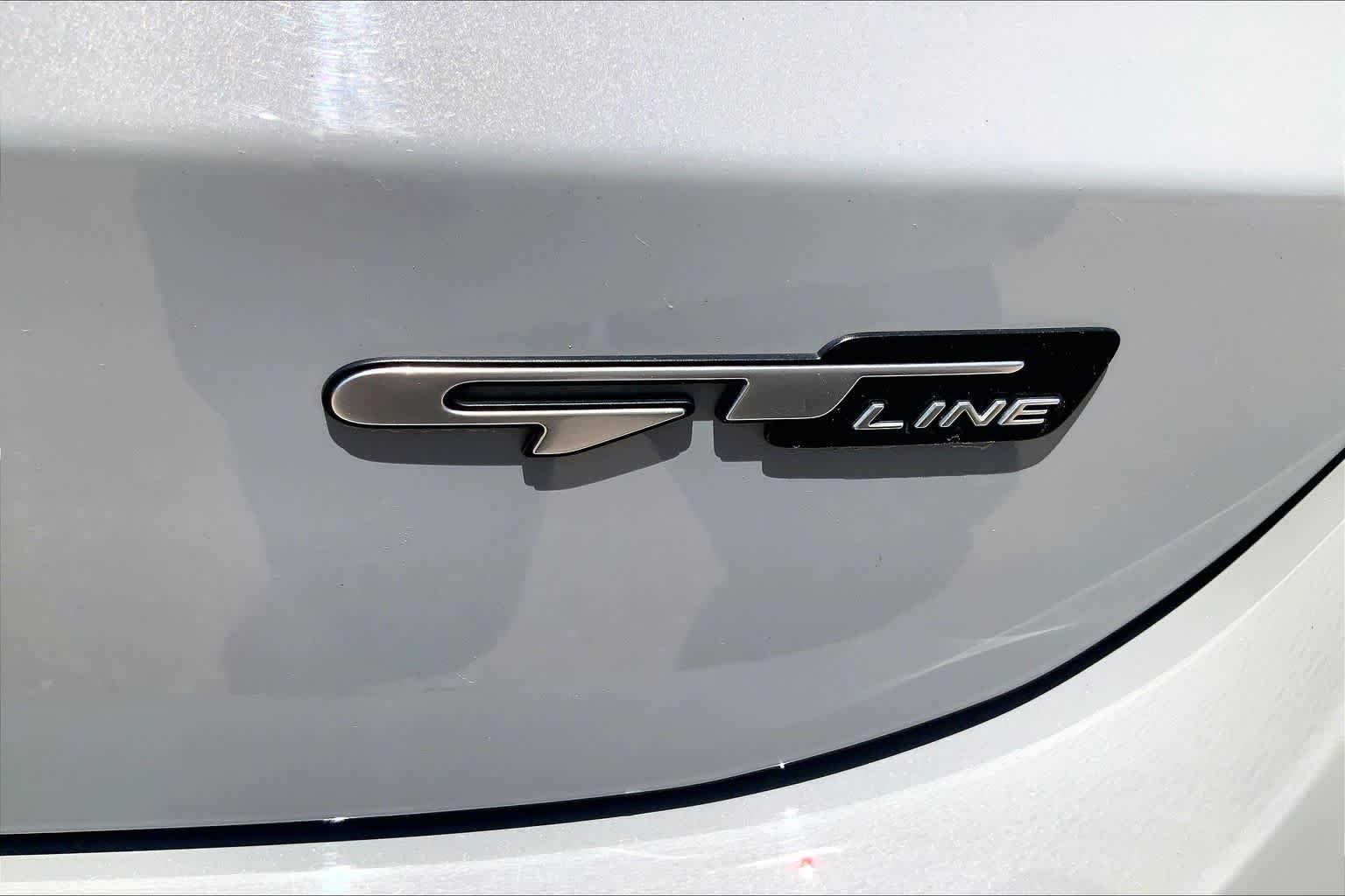 Used 2022 Wolf Gray Kia GT-Line image 9