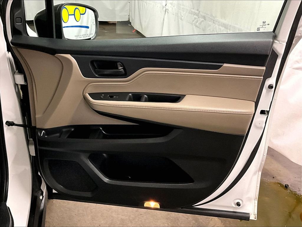 Used 2021 White Honda EX-L image 12