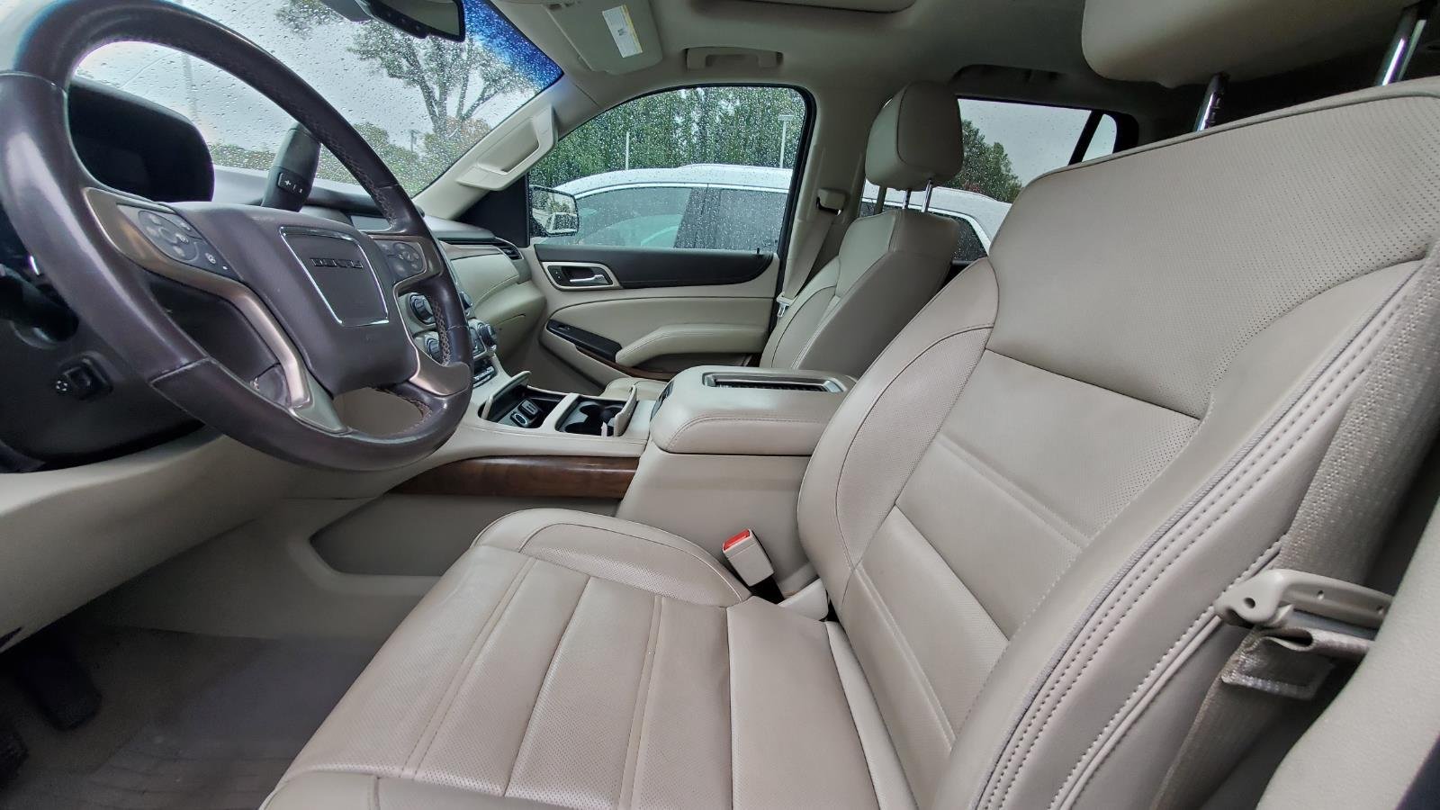 2019 Gmc Yukon Denali photo 2