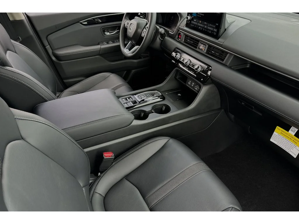 2025 Honda Pilot EX-L - Photo 18