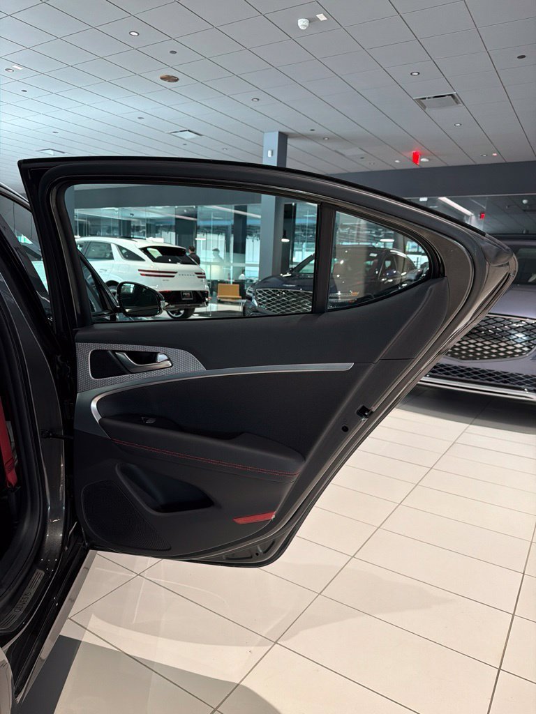 2023 GENESIS G70 Standard - Photo 19