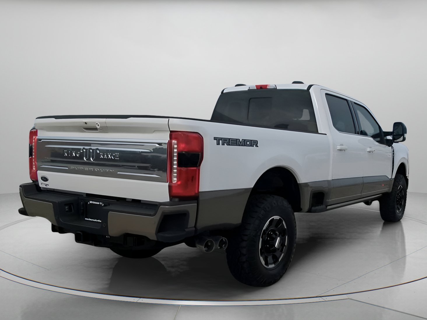 New 2026 Star White Metallic Tri-Coat Ford F-250® King Ranch® image 24