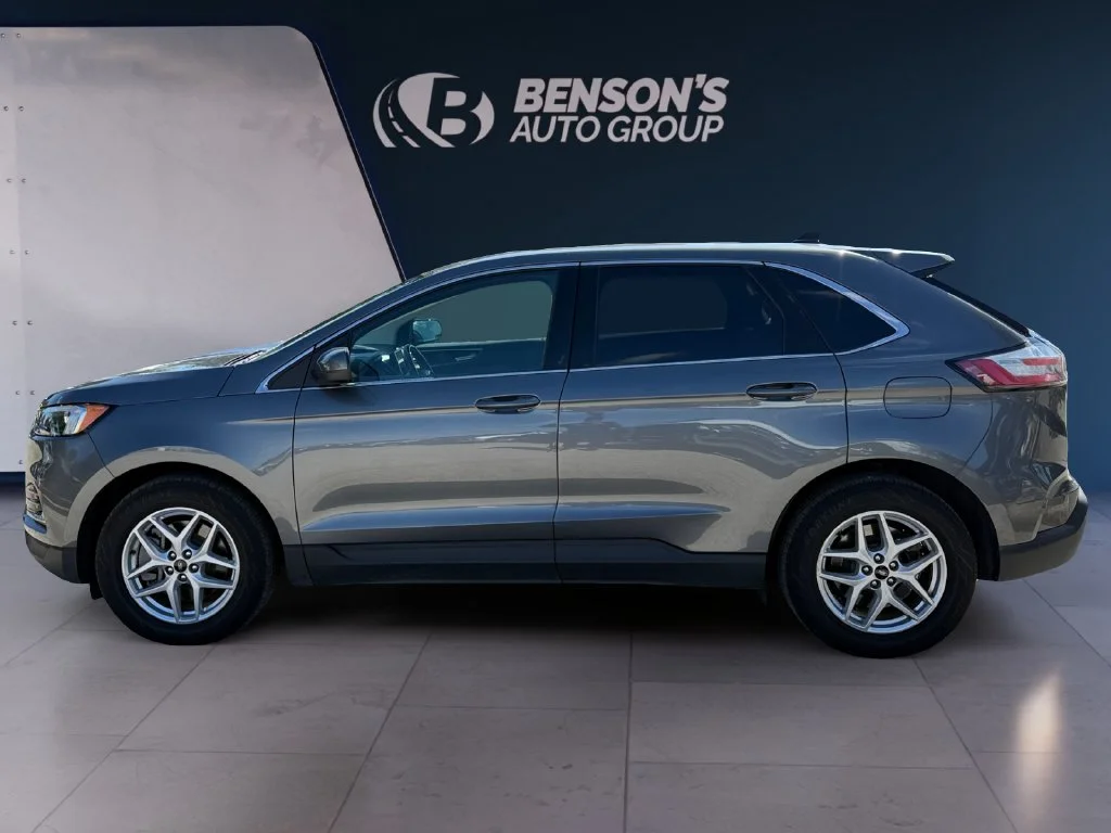 Used 2024 Gray Ford SEL image 2