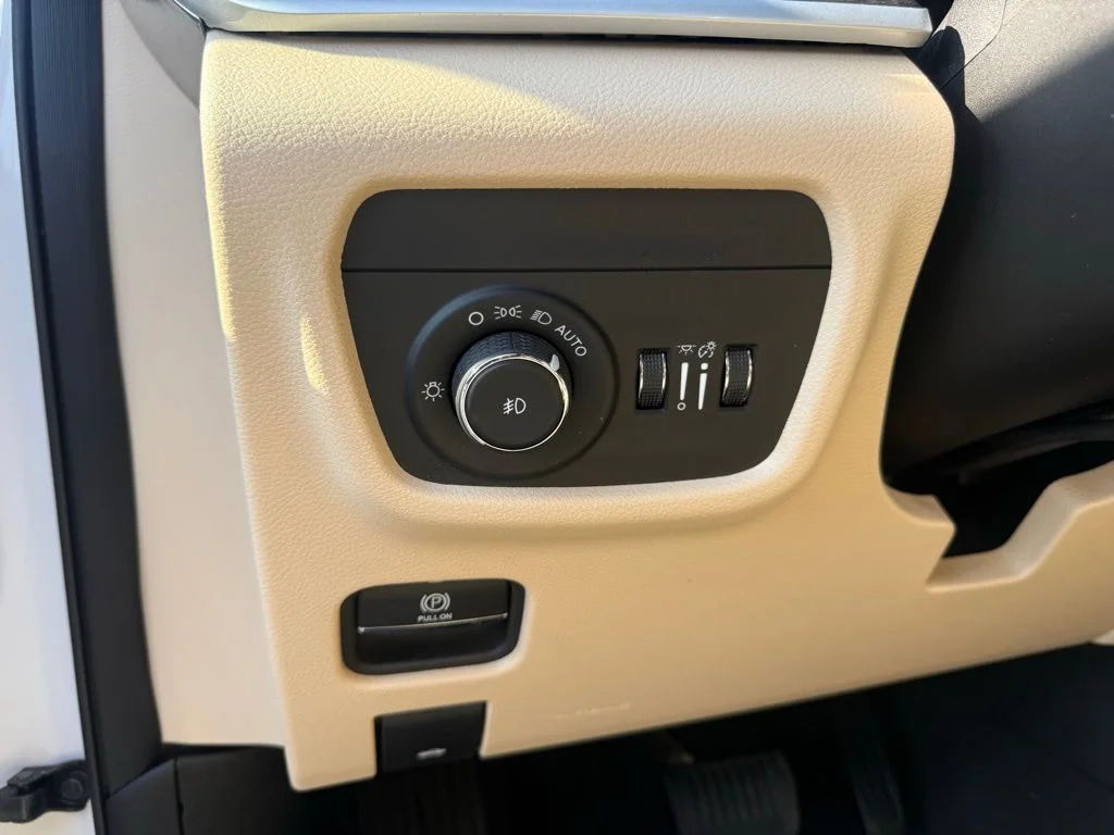 Certified Used 2024 White Jeep Limited image 16