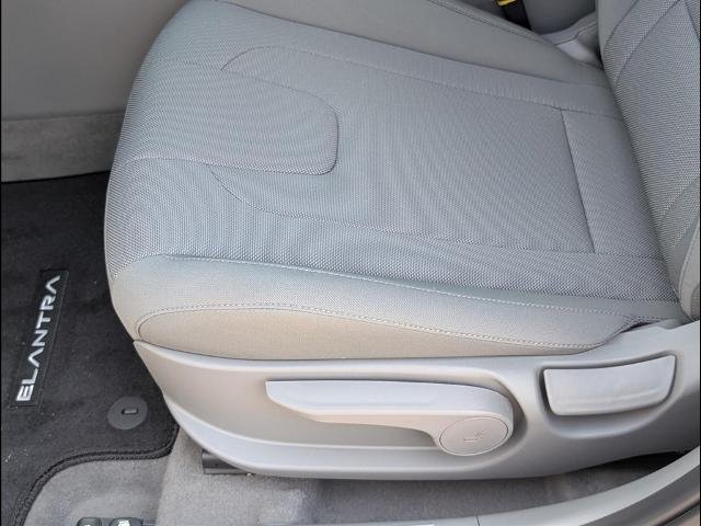 New 2026 Serenity White Hyundai SE image 10