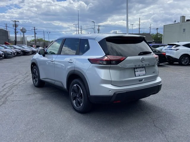 2025 Nissan Rogue SV - Photo 6