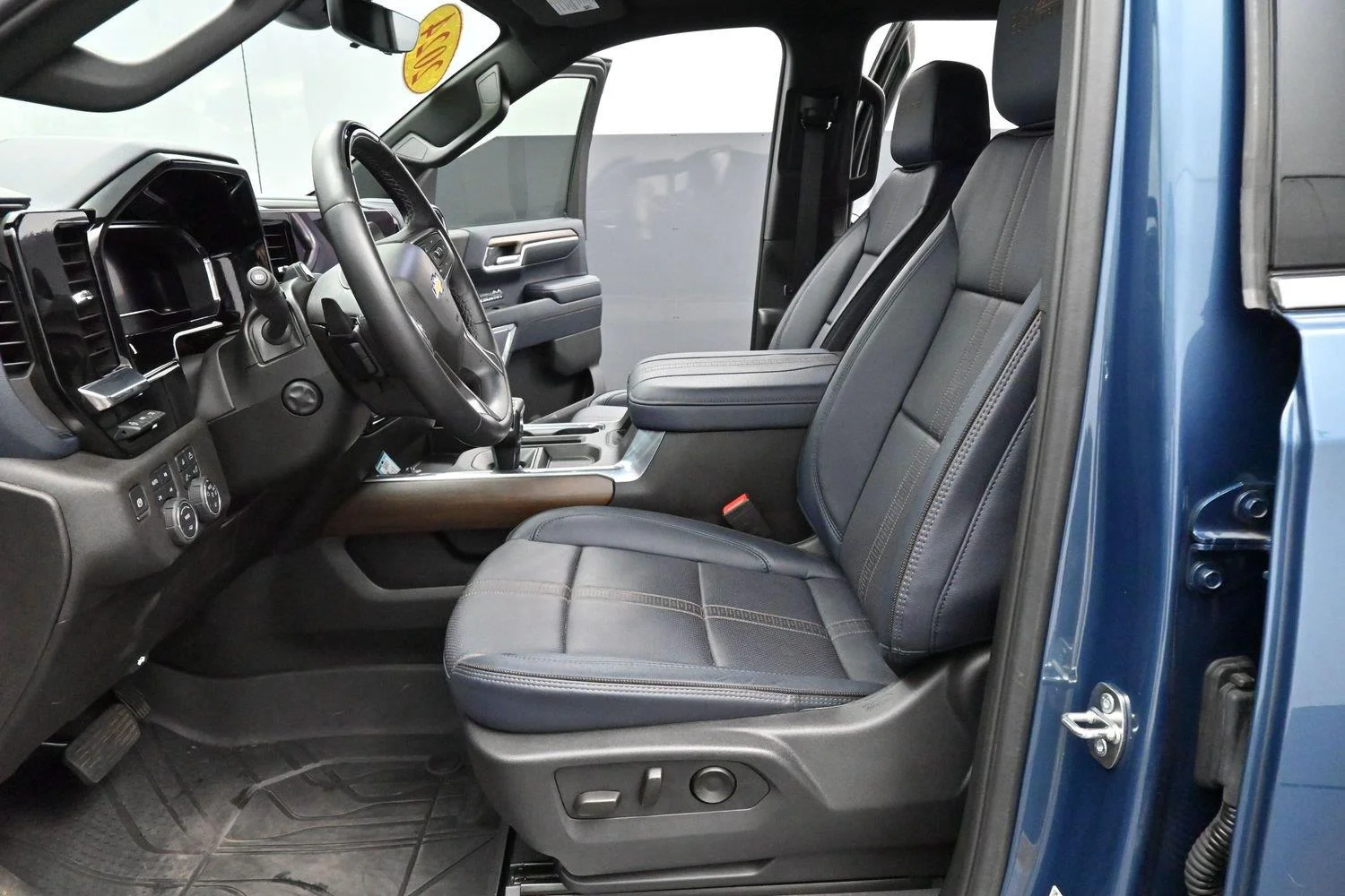Used 2024 Lakeshore Blue Metallic Chevrolet High Country image 13