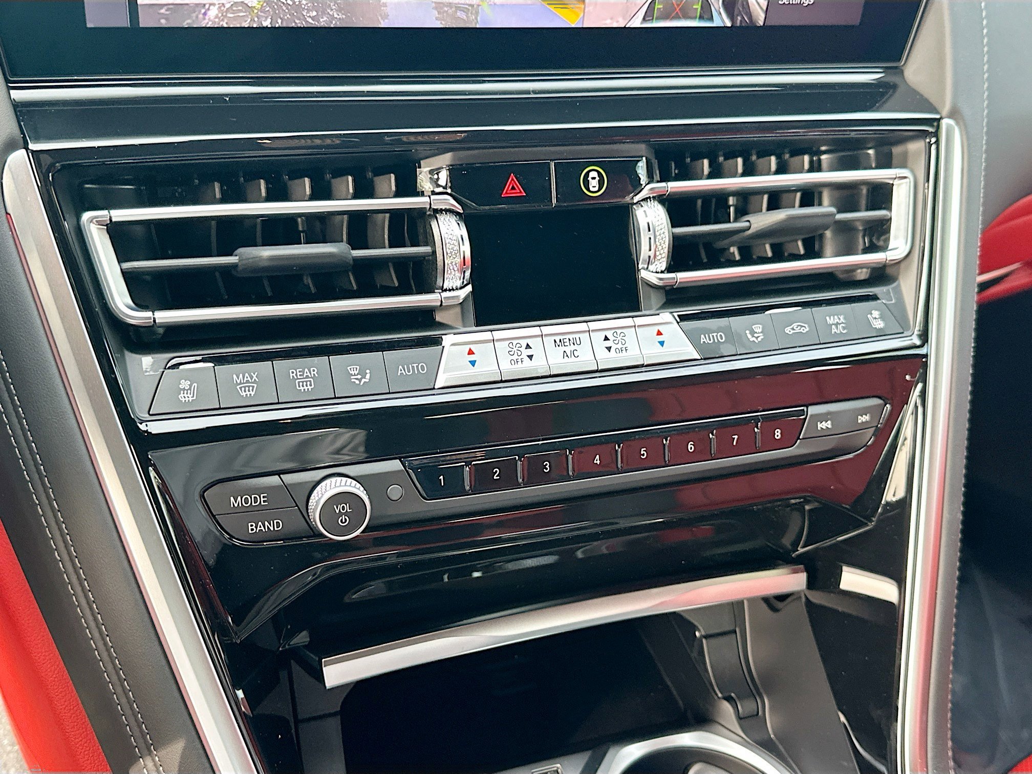 2026 BMW 8 Series 840i - Photo 14