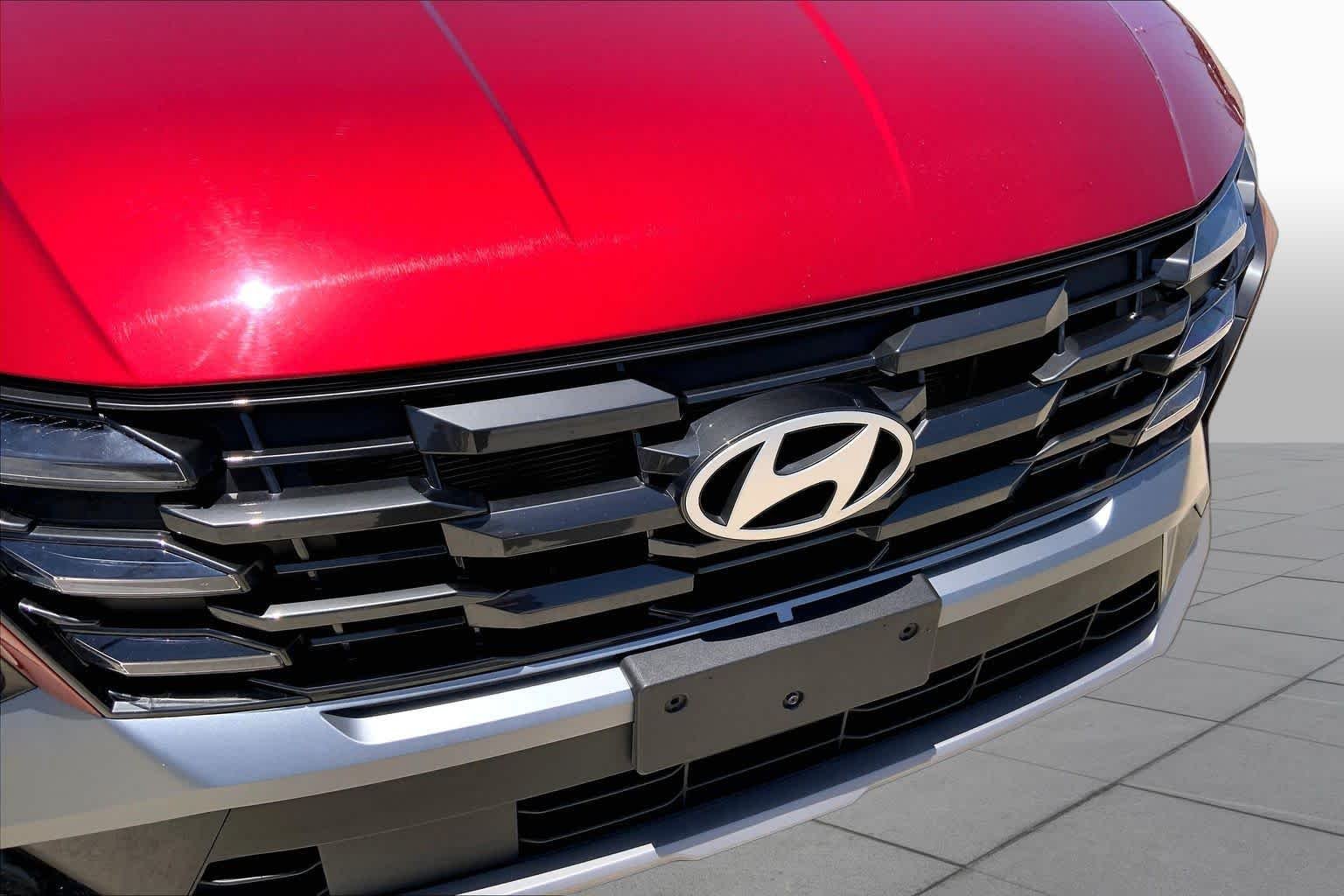 Used 2025 Ultimate Red Hyundai SEL image 29
