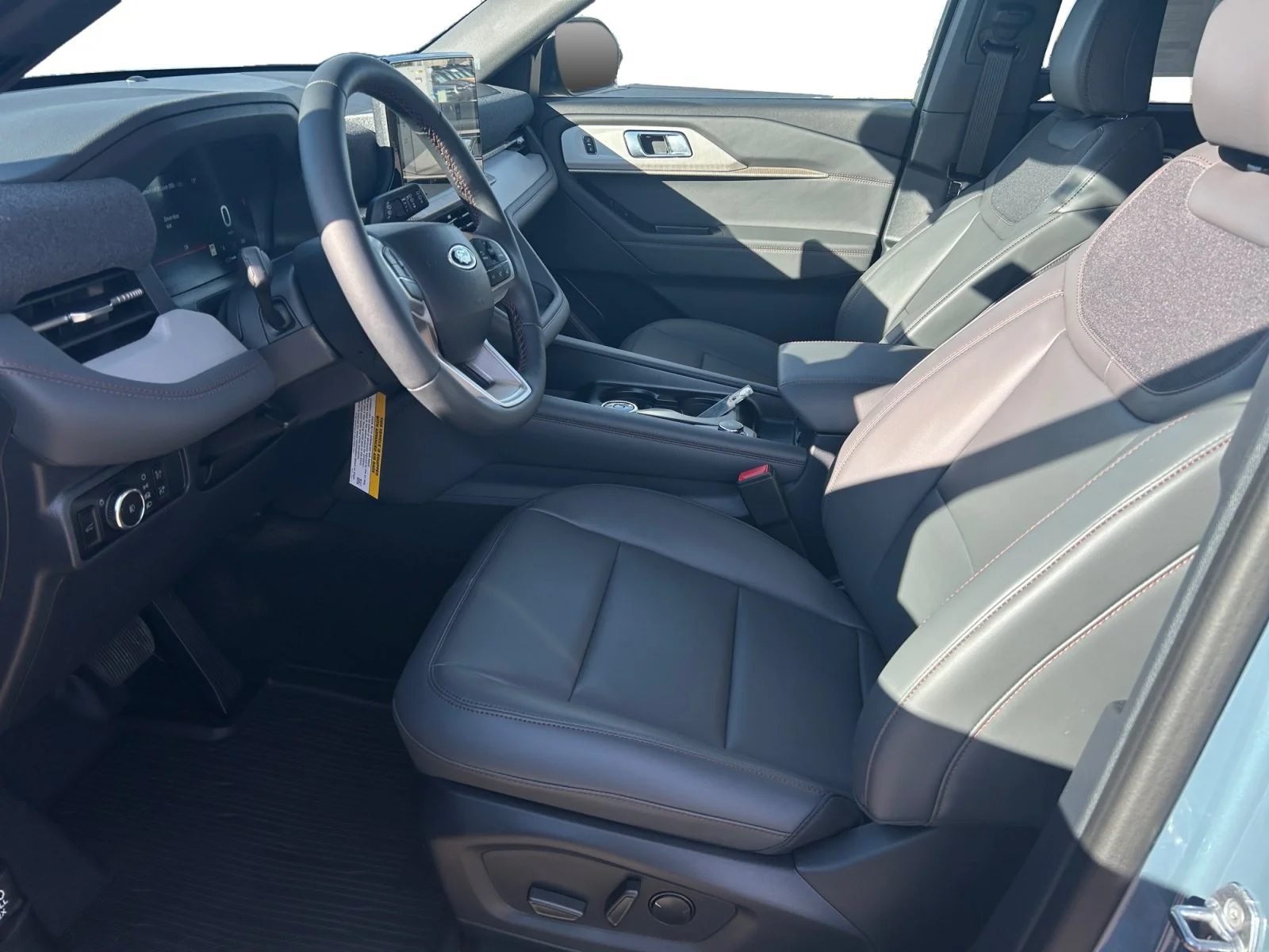 New 2027 Vapor Blue Metallic Ford Active w/200A Pkg image 14