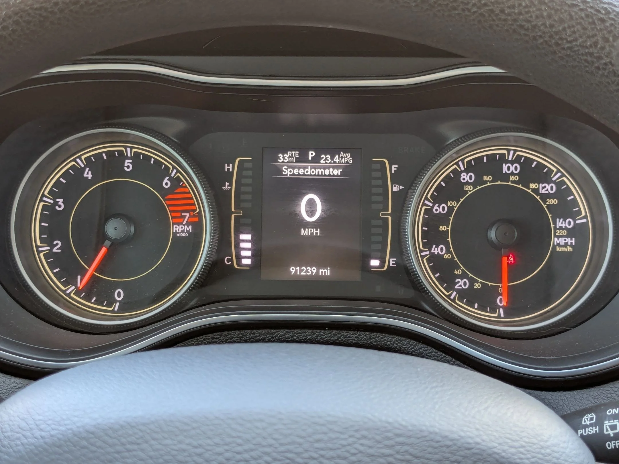 Used 2019 Diamond Black Crystal Pearlcoat Jeep Latitude image 14