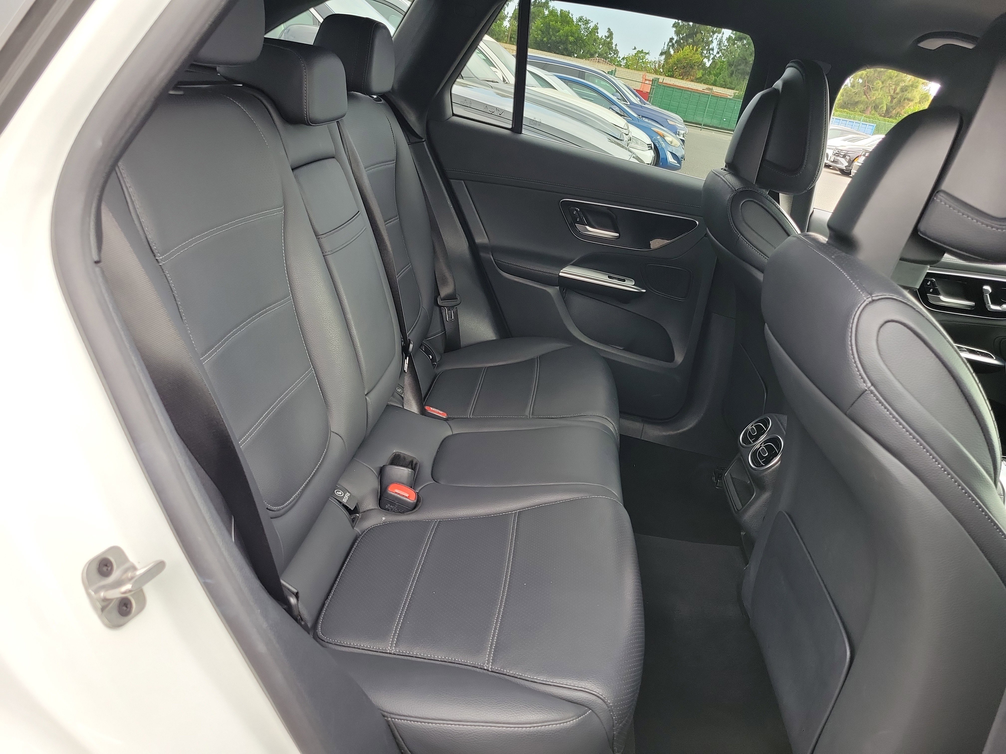 Used 2024 MANUFAKTUR Moonlight White Metallic Mercedes-Benz GLC 300 image 24